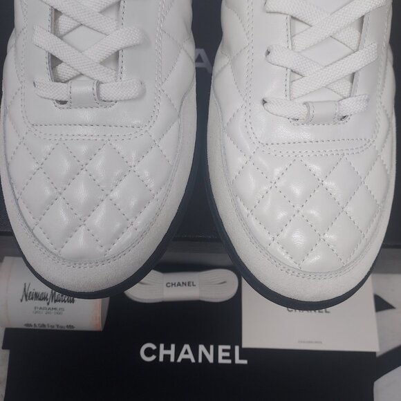 CHANEL 24A Quilted CC White Black MENS Sneaker - Picture 8 of 12